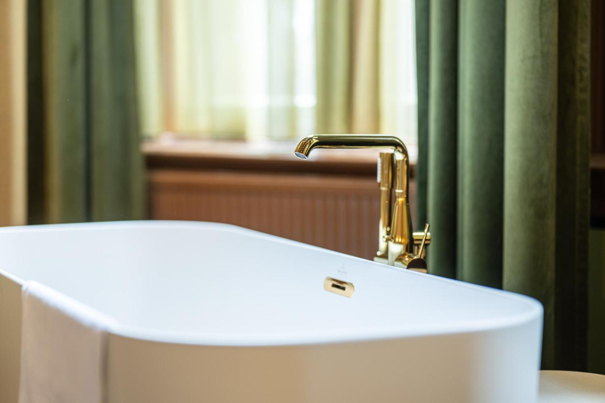 Hotel Staatsman Zwolle  Bagian luar foto
